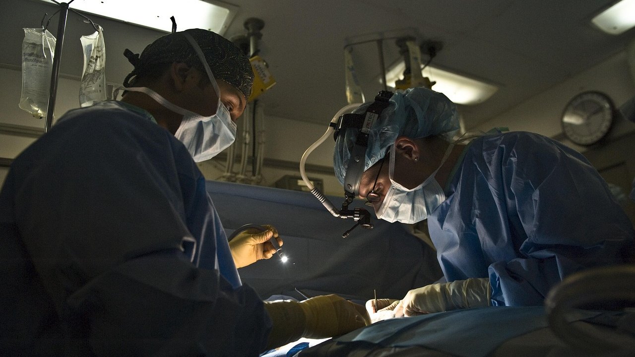 surgeons operating room overhead lights