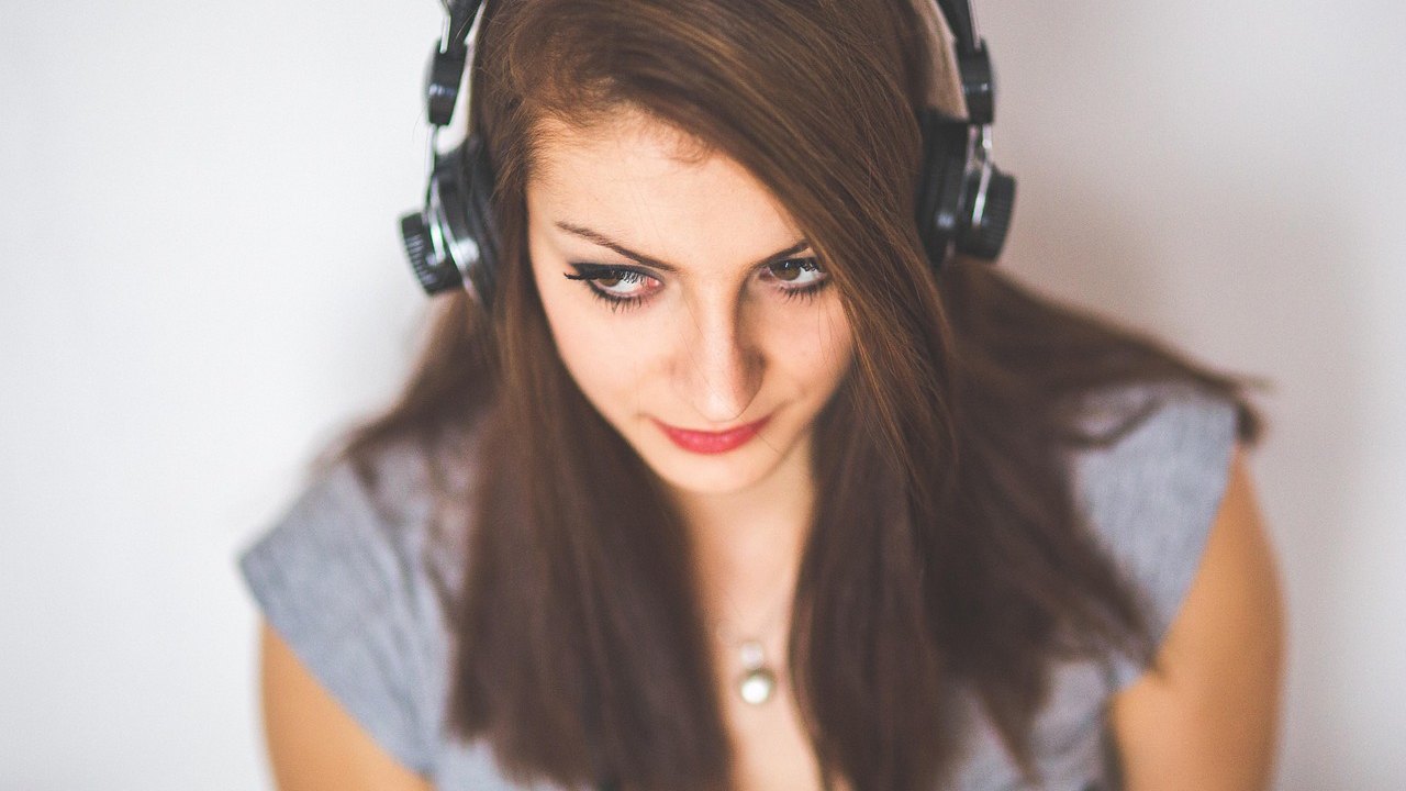ear close-up headphones wearable device
