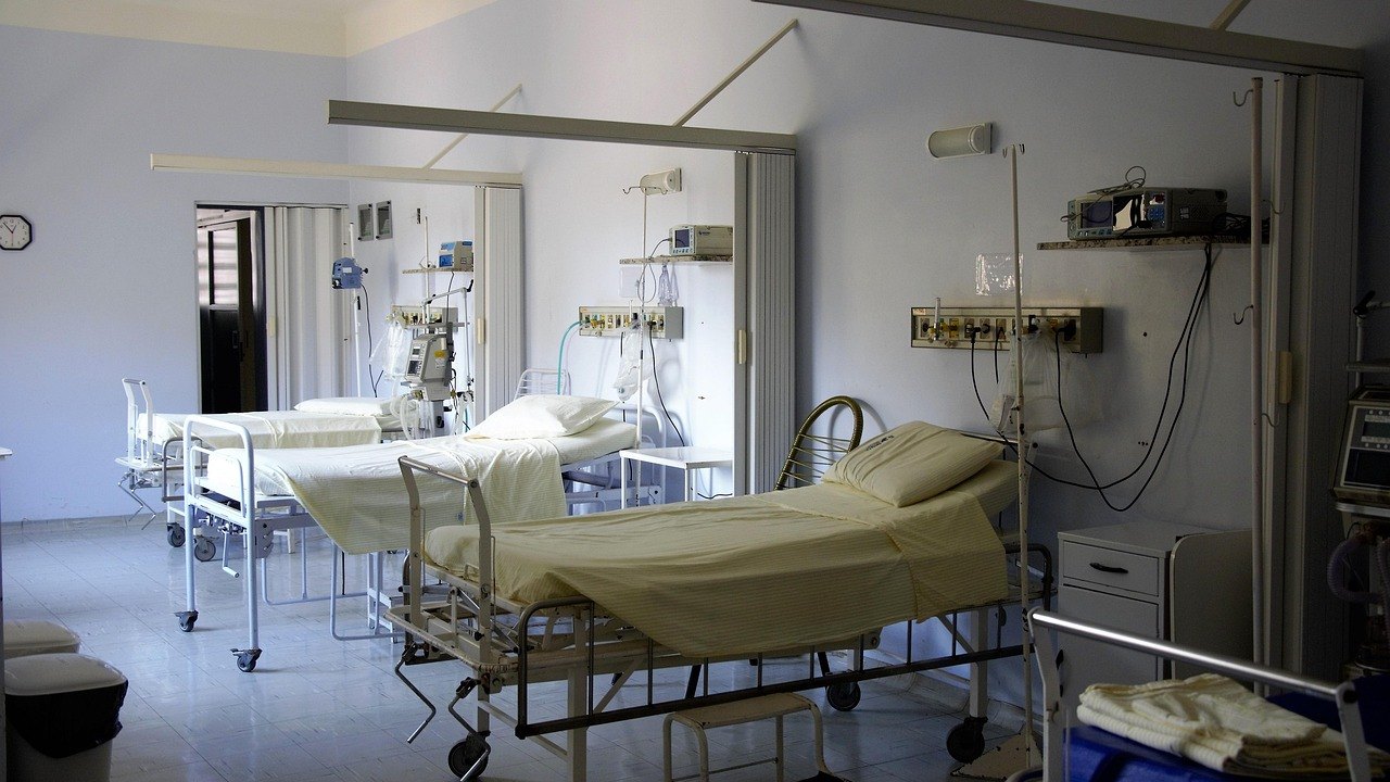 emergency room hospital corridor