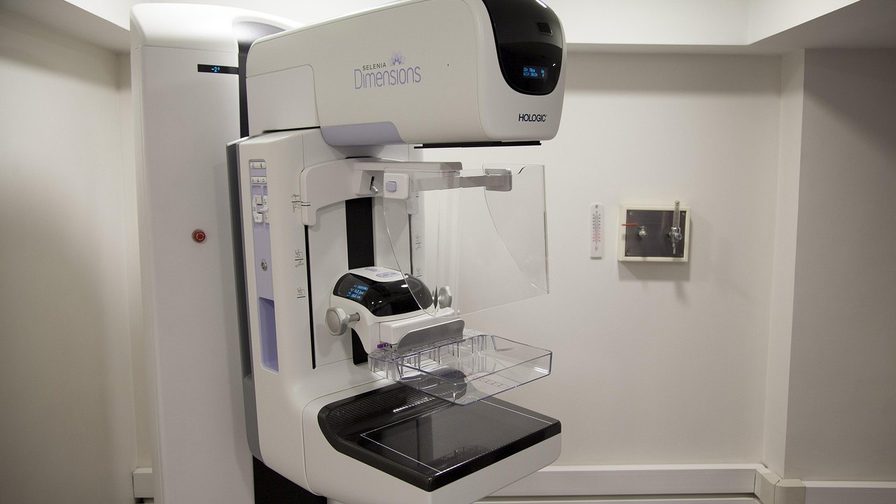 Breast Cancer Screening Tomosynthesis: Interval Cancers, USMLE