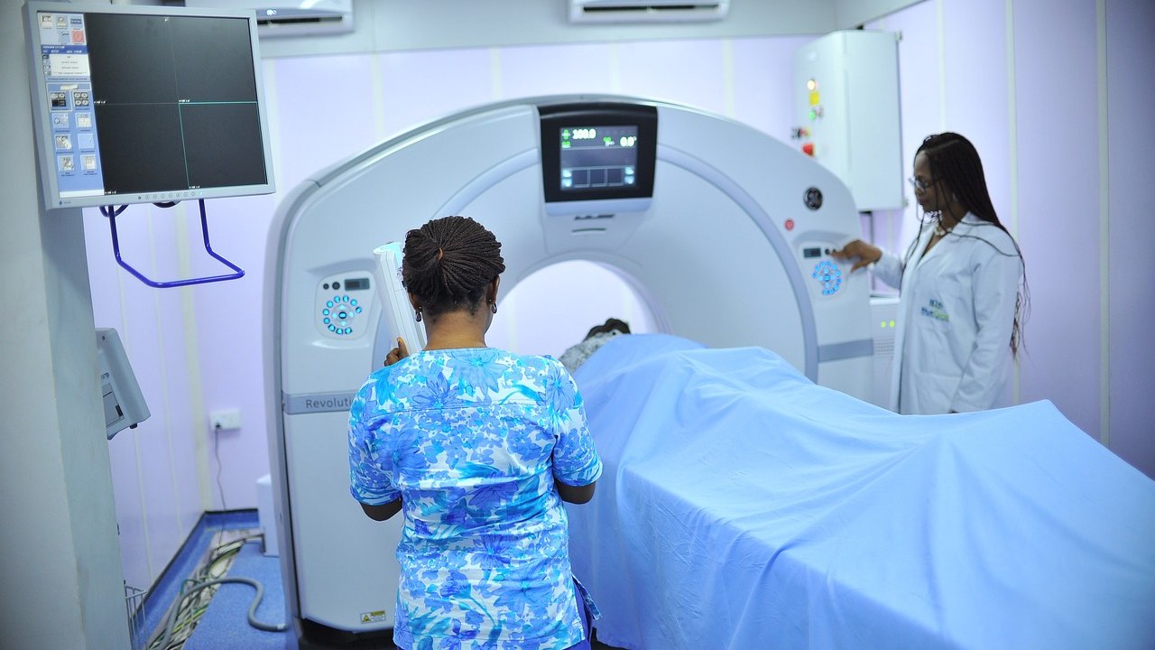 oncologist reviewing lung CT scan