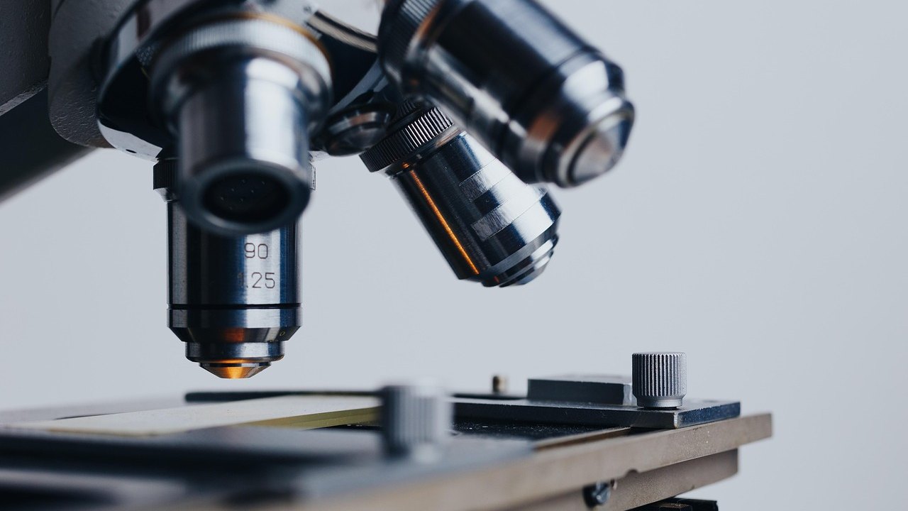 laboratory mRNA research
